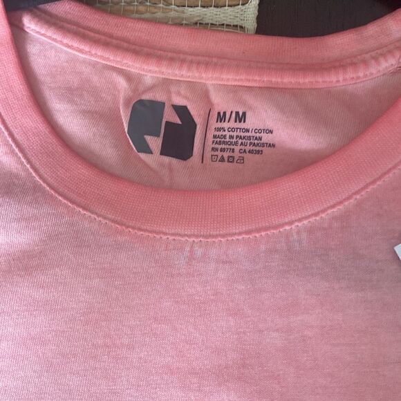NWT Garment dyed light pink active wear Tee distressed bottom hem size M - Picture 2 of 5